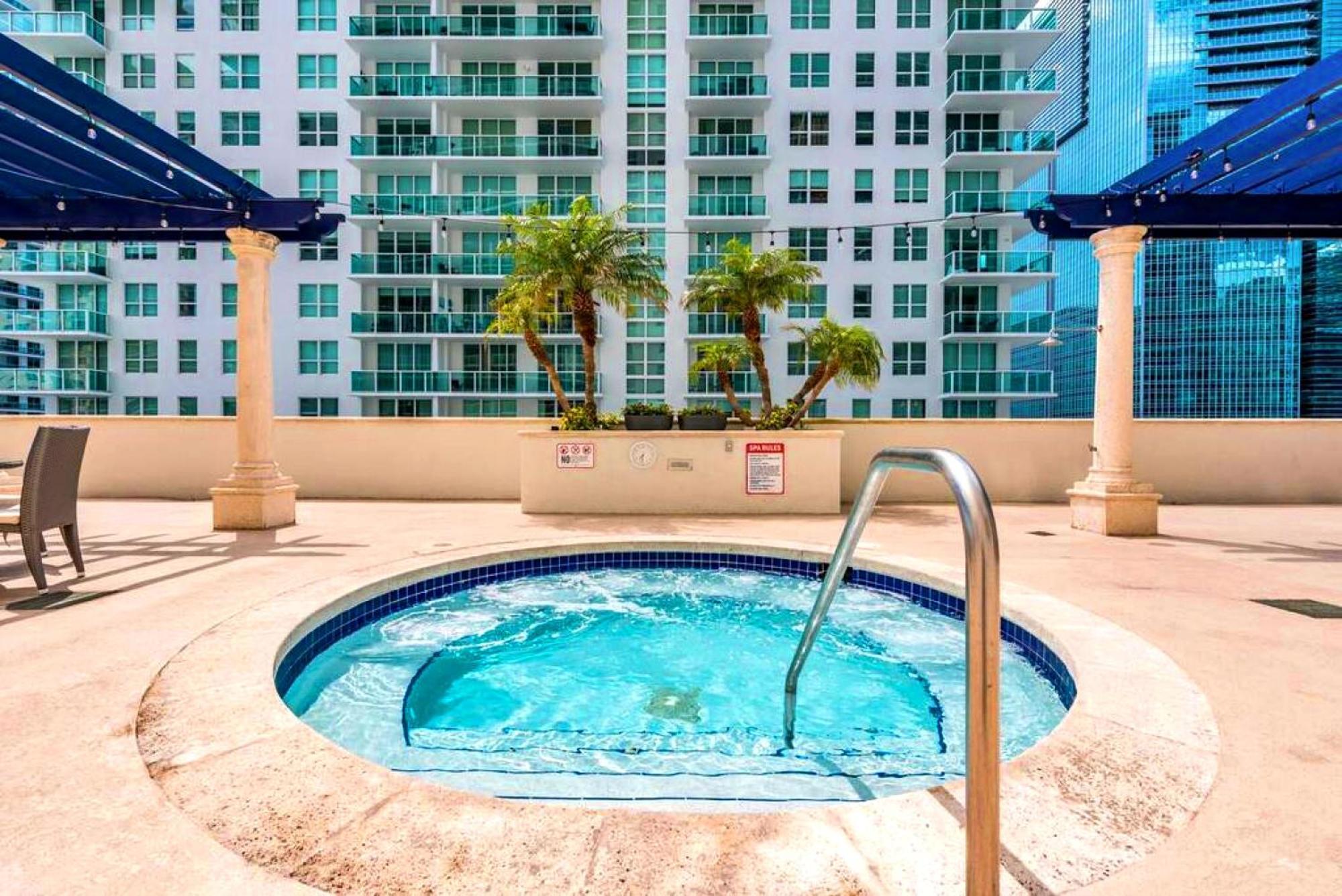 Luxury 2 Bedroom Apartment At Brickell With Pool Miami Exteriör bild